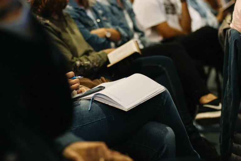 Daftar topik dan tema seminar yang menarik untuk mahasiswa