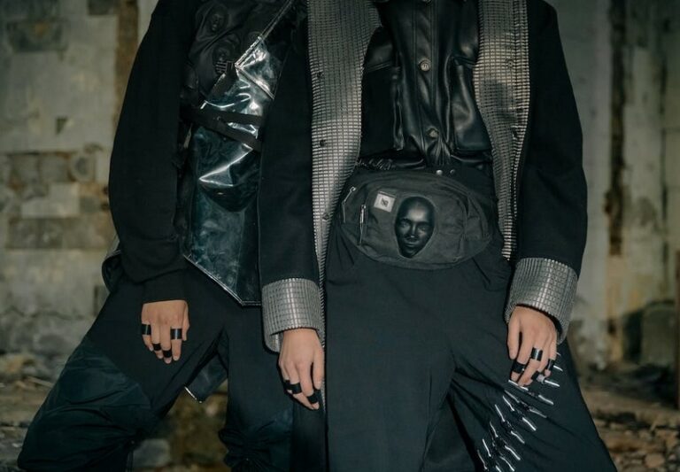 Perbedaan Waist Bag dan Tas Pinggang Serta Sling Bag